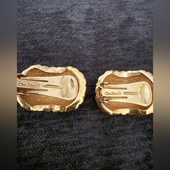 Vintage Christian Dior authentic gold tone clip earrings with CD makeup bag NWT - Picture 13 of 13